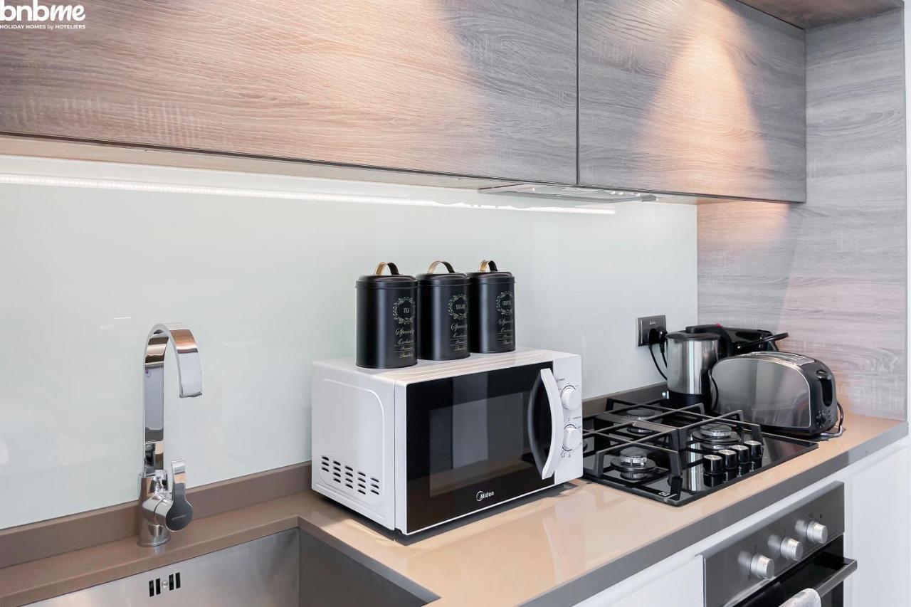 Bnbmehomes - Beautiful Lake View Studio Near Marina - 1504 Dubai Exteriör bild